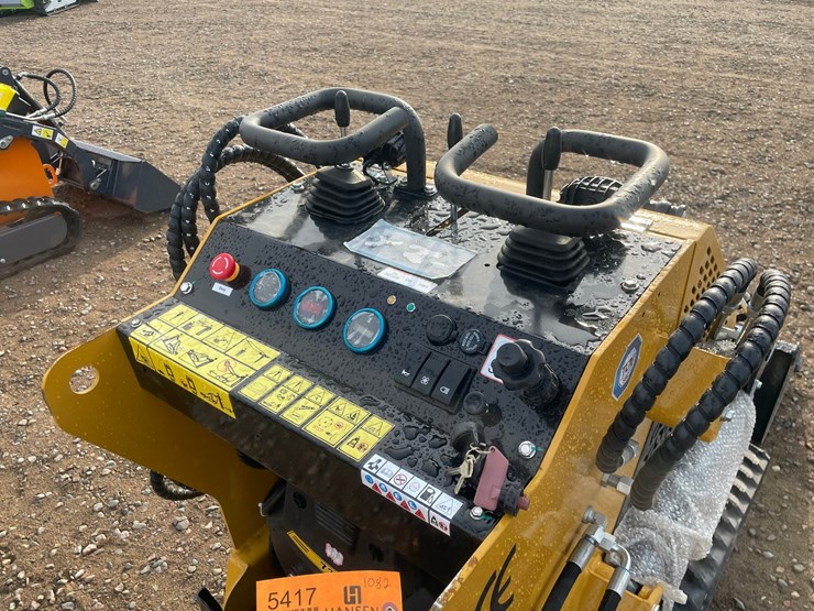 #2010-•-2026-agt-mx-crt23-compact-track-loader-image-9