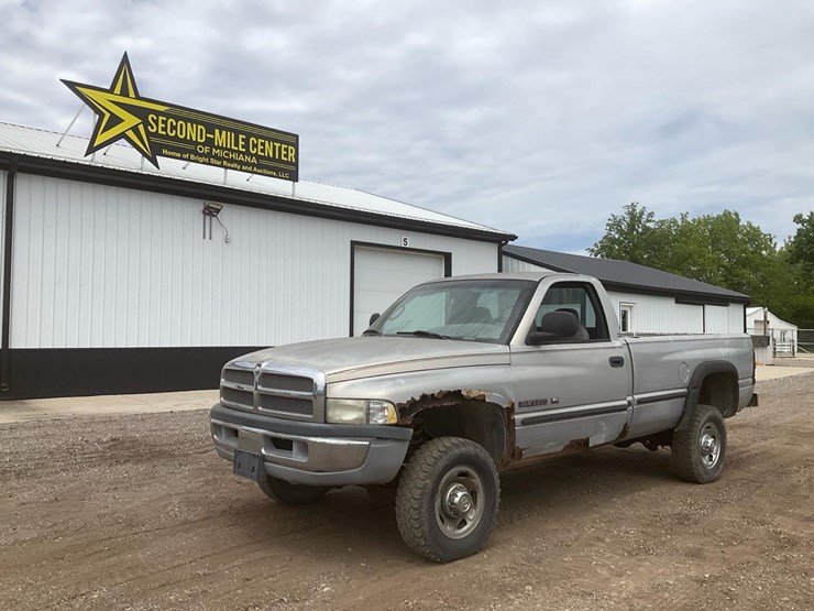 1999-dodge-2500-image-1