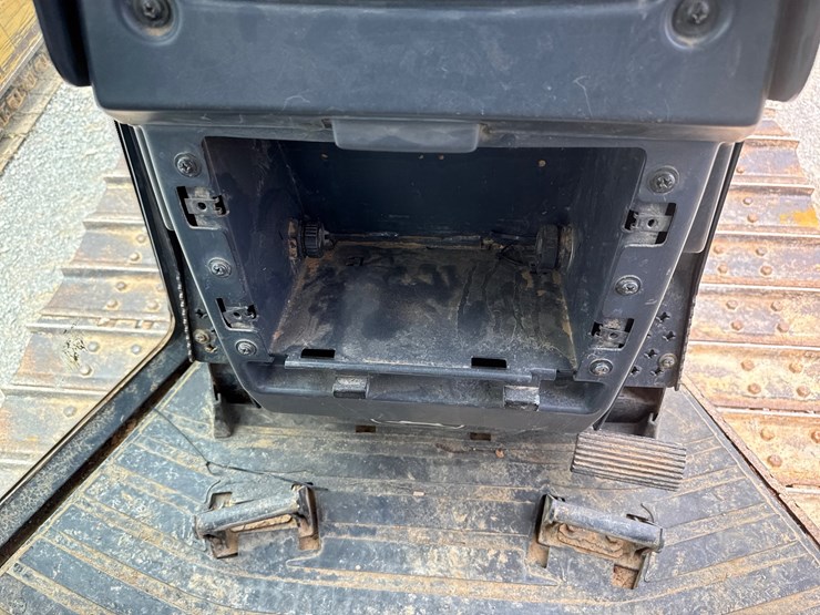 deere-650k-xlt-image-18