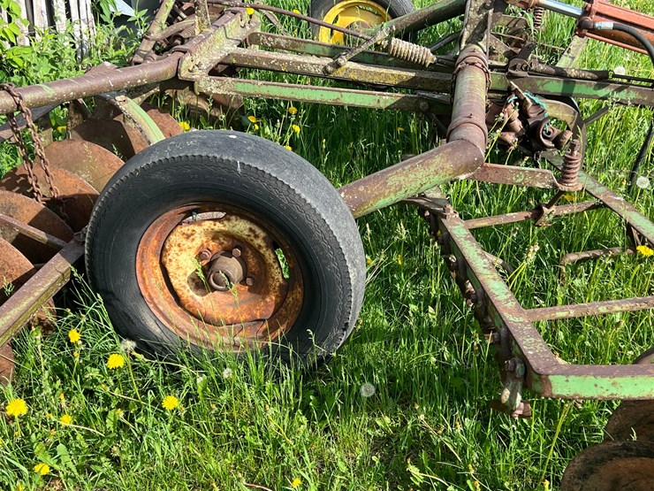 john-deere-10-image-11