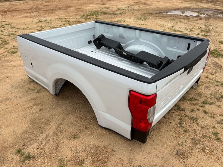 2021-ford-f250-image-2