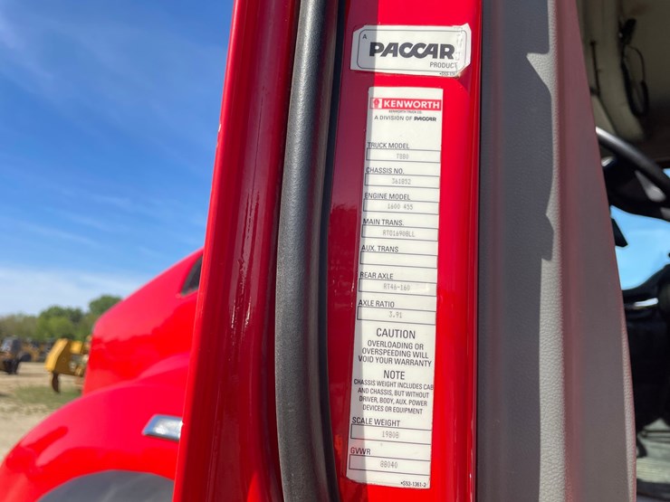2019-kenworth-t880-image-39