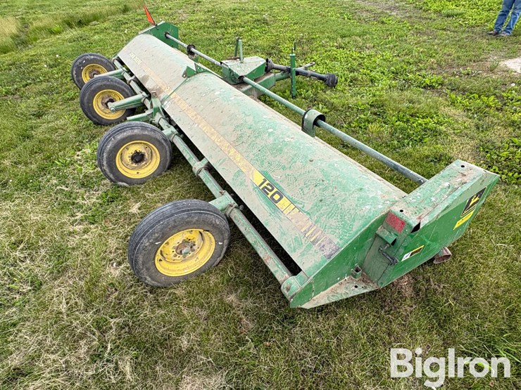 john-deere-120-image-5