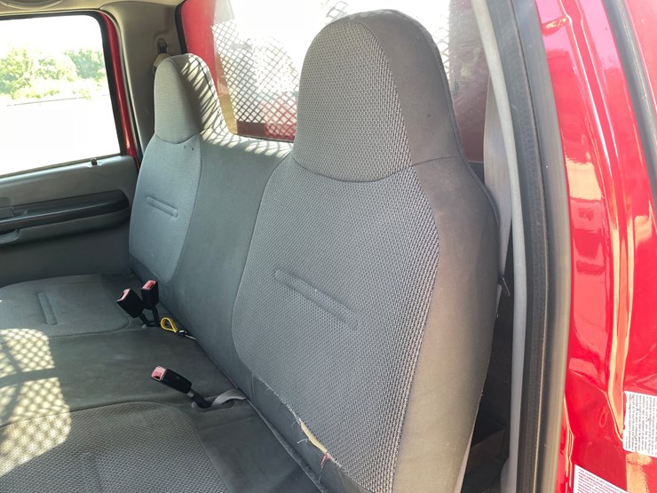 2003-ford-f550-image-40