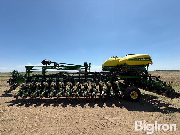 2007-john-deere-db60-image-8