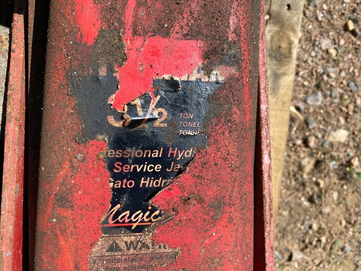 #7433-•-(2)-floor-jacks-(antigo,-wi)-image-8