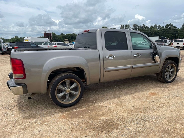 2013-gmc-sierra-1500-sle-image-3