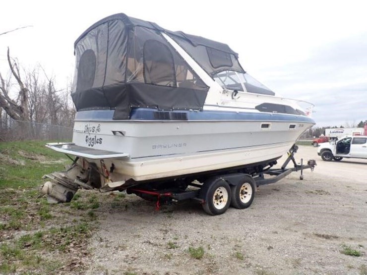 1989-bayliner-ciera-2650-26-ft-cabin-cruiser-bp1a6-image-4