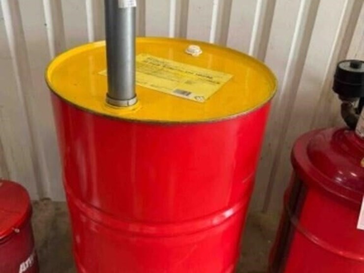 55-gallon-steel-drum-oil-image-1