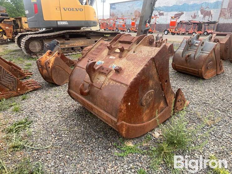 2004-geith-volvo-s2-48”-excavator-bucket-image-5