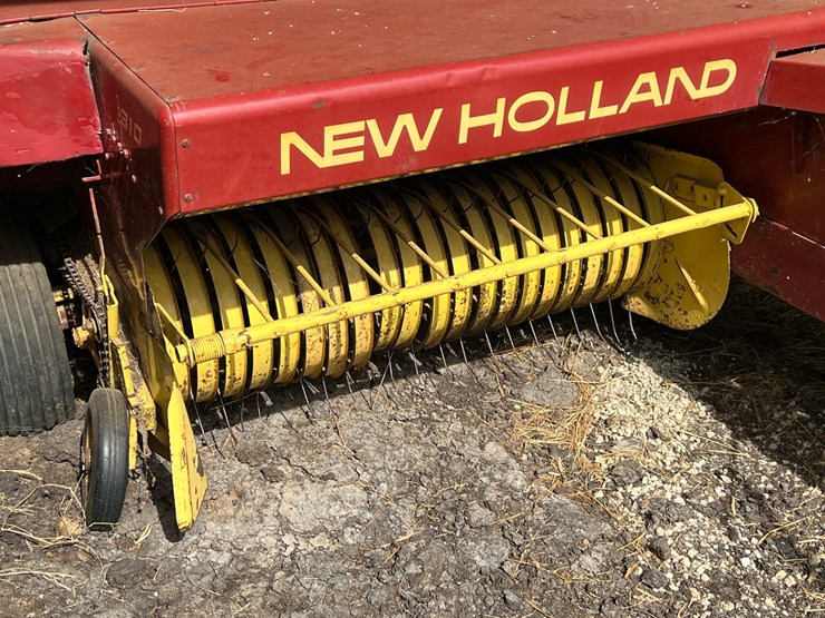 new-holland-310-image-22
