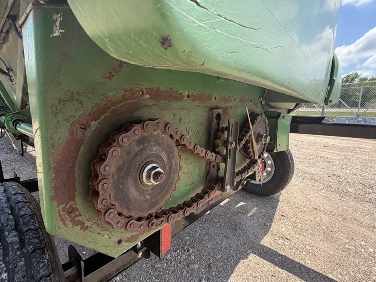 john-deere-12-image-2