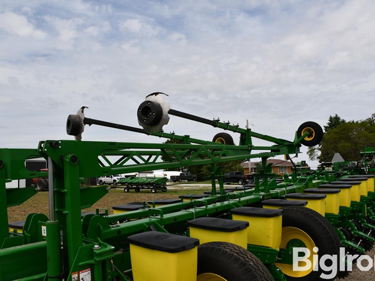 2016-john-deere-1775-image-17