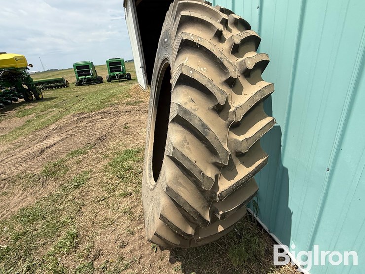 titan-hi--traction-lug-radial-r-1-520/85r42-tire-image-5