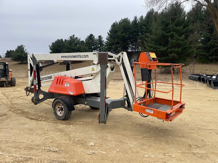 #300-•-(m-4)-2018-snorkel-tl49j-towable-boom-lift-image-2