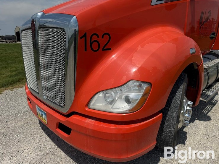 2016-kenworth-t680-image-12