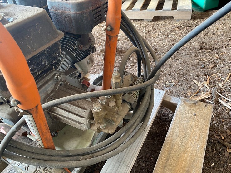#7072-•-generac-3100-psi-gas-powered-pressure-washer-(deerbrook,-wi)-image-13
