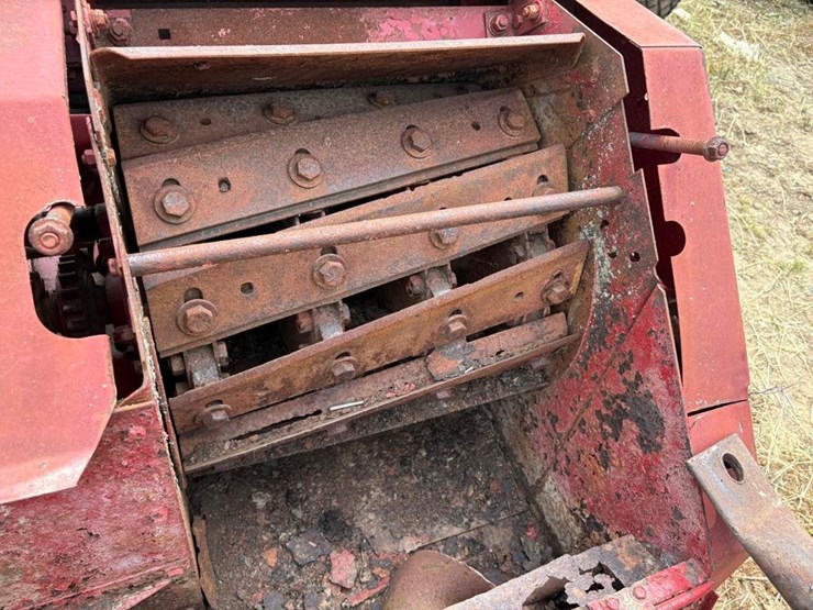 new-holland-790-image-7