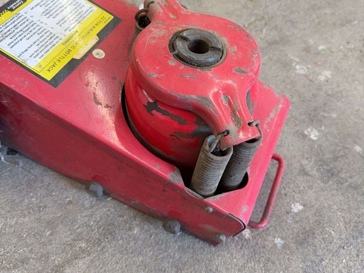 22-ton-floor-jack-purchased-at-harbor-freight-image-3