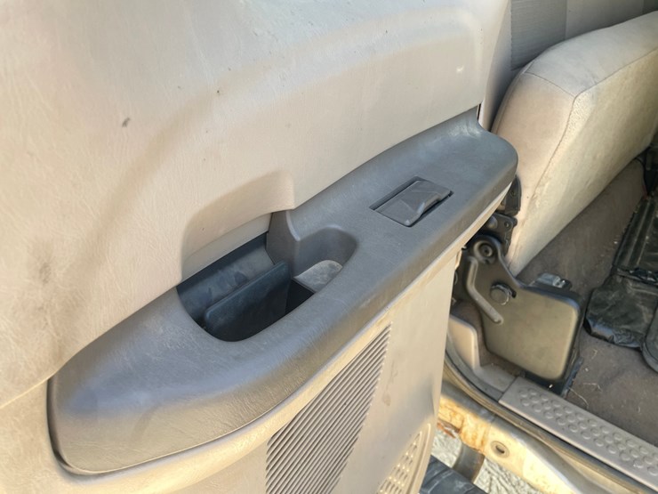 2004-ford-f350-image-45