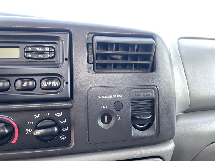 2003-ford-f550-image-56