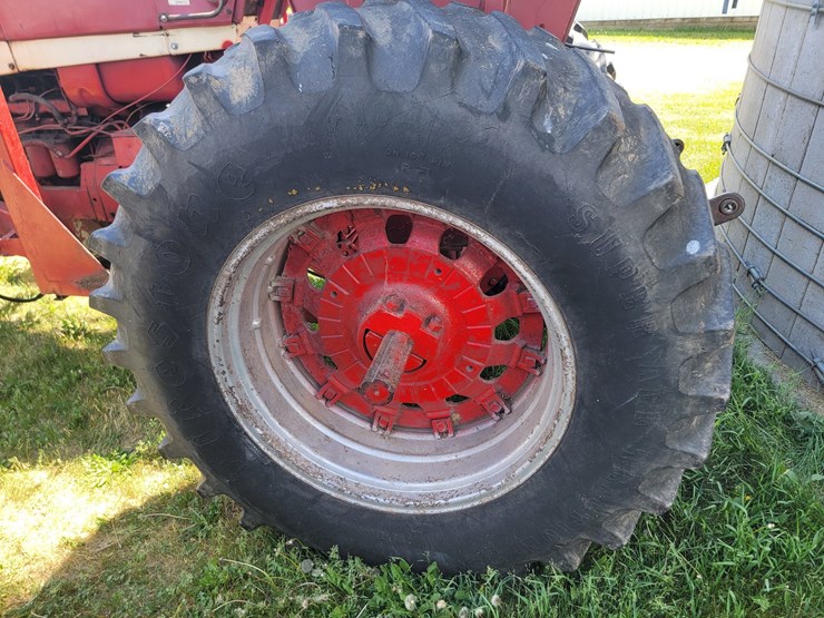 case-ih-farmall-706-image-28