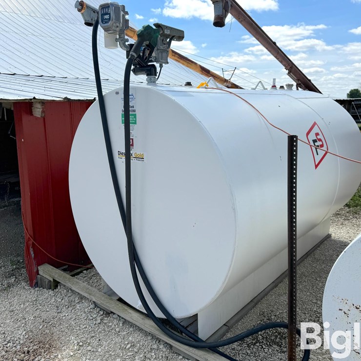 1,500 Gallon Fuel Tank