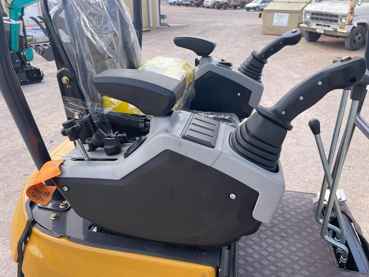 #2663-•-unused-cfg-mini-excavator-image-35