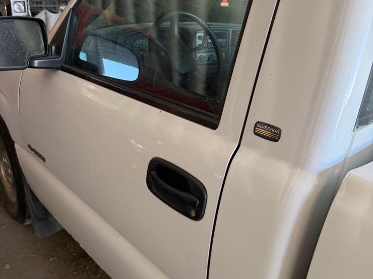 2002-chevy-1/2-ton-long-box-2wd-pickup,-6-cyl-gas,-automatic-transmission-image-26