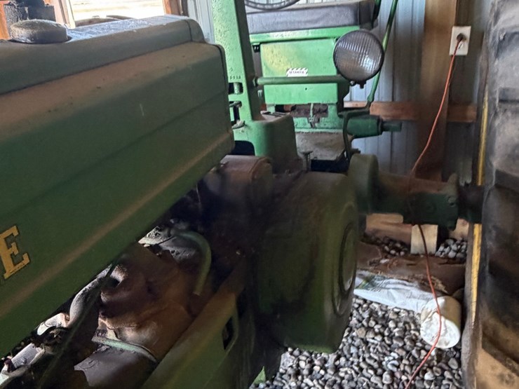 john-deere-b-image-13