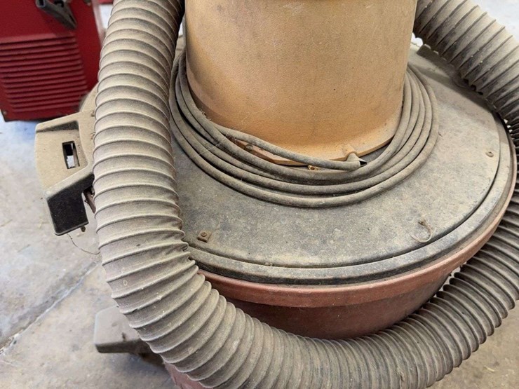 craftsman-wet-and-dry-vac-image-2