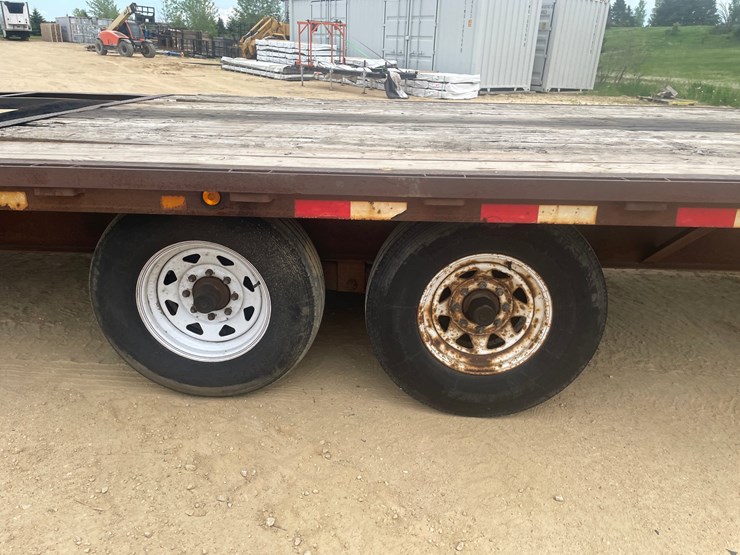 #410-•-2000-p&j-24'-gooseneck-trailer-(has-wi-title)-image-54