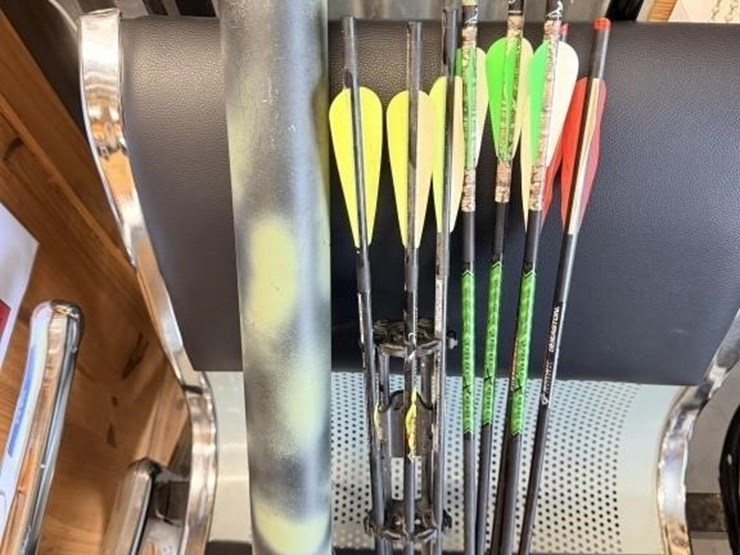 ms1---crossbow-and-accessory-lot-image-10