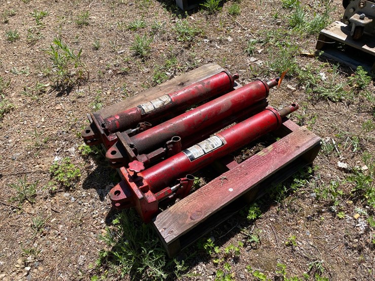 #7434-•-(3)-hydraulic-long-ram-jacks-(antigo,-wi)-image-4