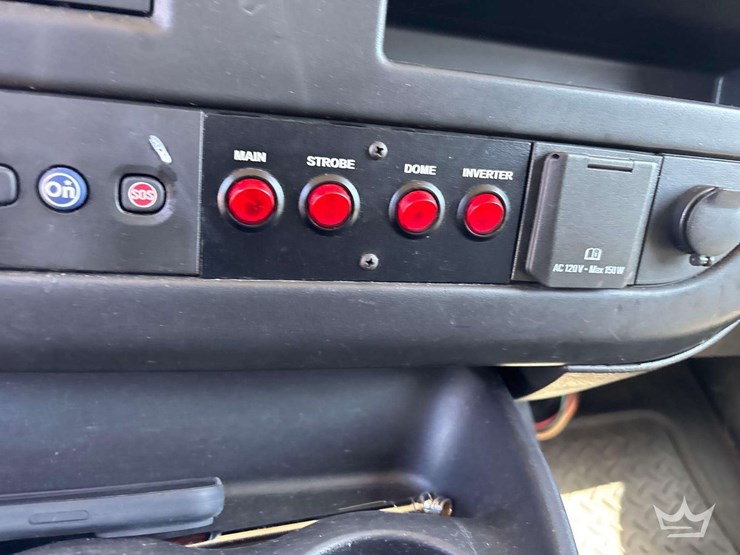 2015-chevrolet-express-2500-image-25