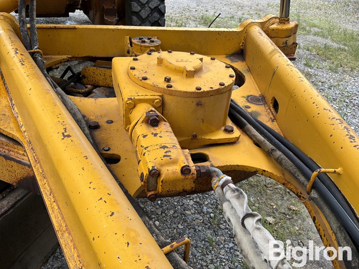 1992-deere-770bh-image-14