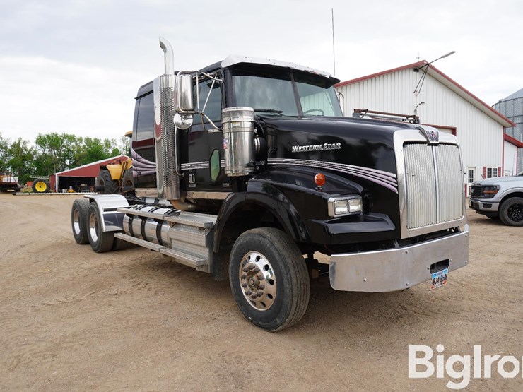 2015-western-star-4900-image-3