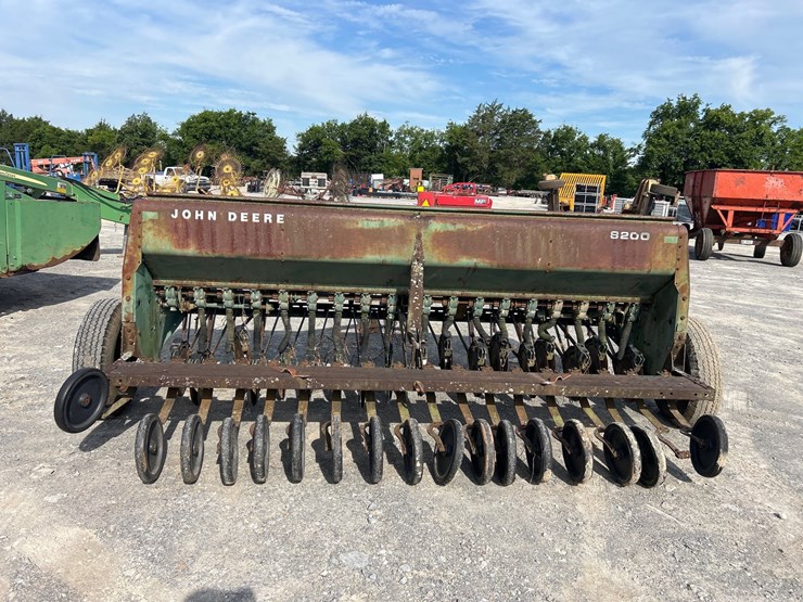 john-deere-8200-image-5