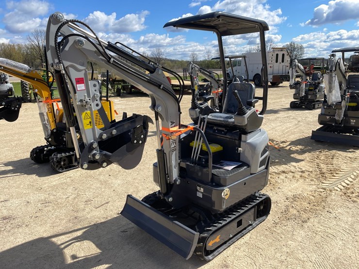 #1105-•-new-ats-me18-mini-excavator-image-1