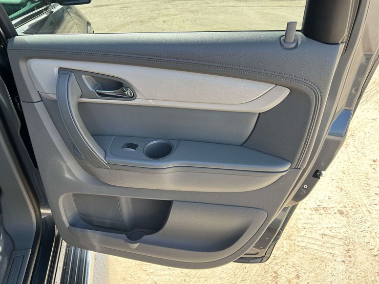 2014-chevrolet-traverse-image-17