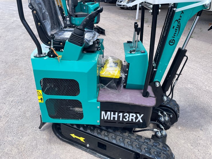 #2653-•-unused-cfg-mini-excavator-image-29