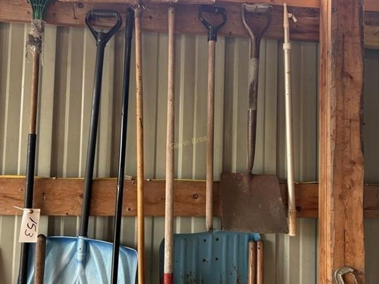misc-yard-tools.-shovels,-brooms-etc-image-5
