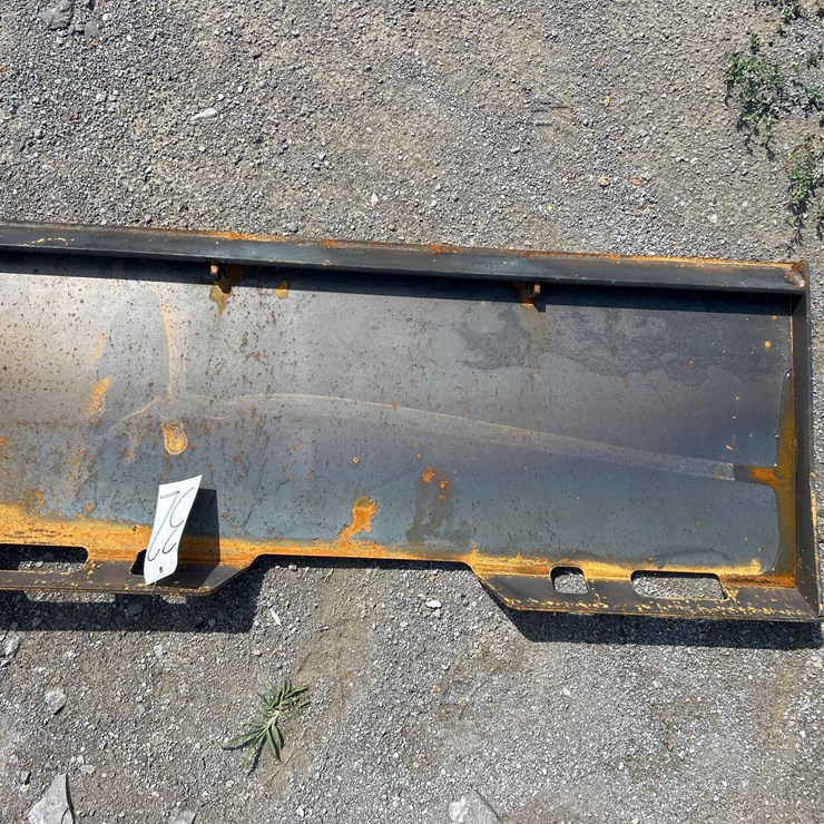 #32 • SKID STEER MOUNT PLATE