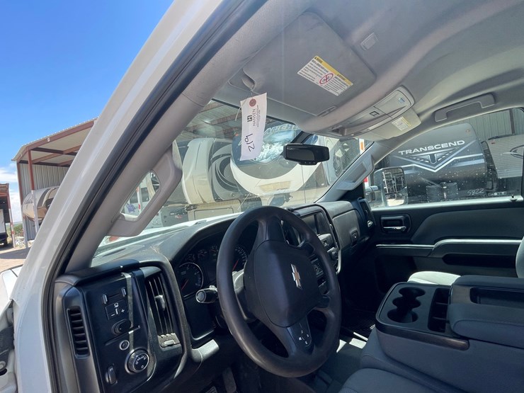 2016-chevrolet-silverado-3500-image-21