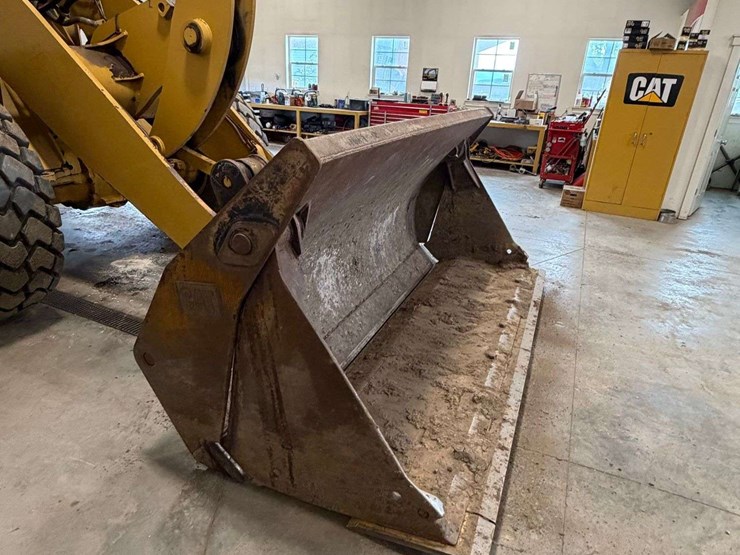caterpillar-938-image-11
