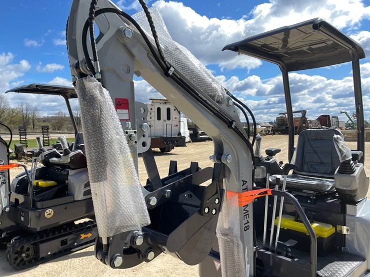 #1110-•-new-ats-me18-mini-excavator-image-10