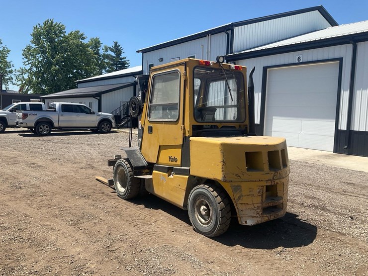 #1377-•-1997-yale-gdp100-forklift-image-5