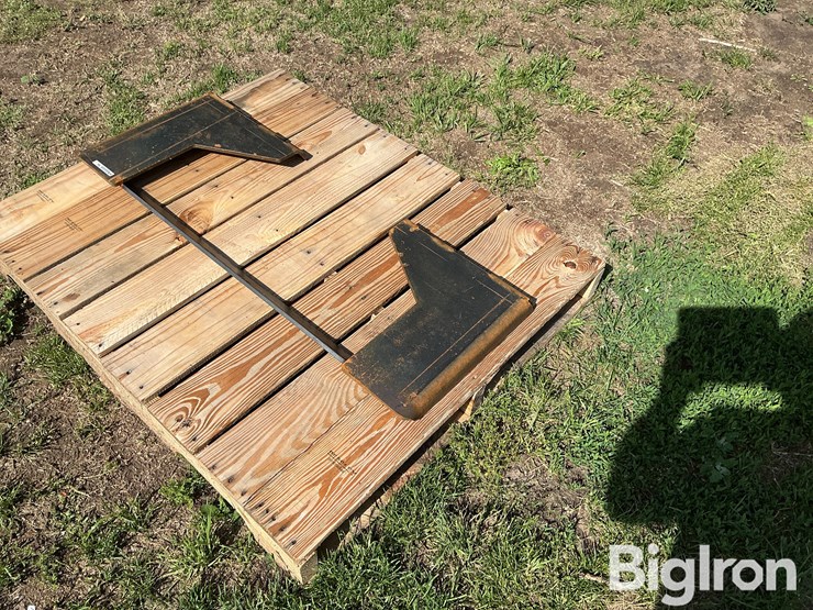 wolverine-qmp1-16-10t-skid-steer-plate-image-5