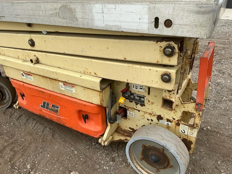 2005-jlg-2030es-image-13