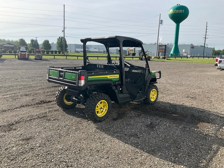 2024-john-deere-gator-image-3